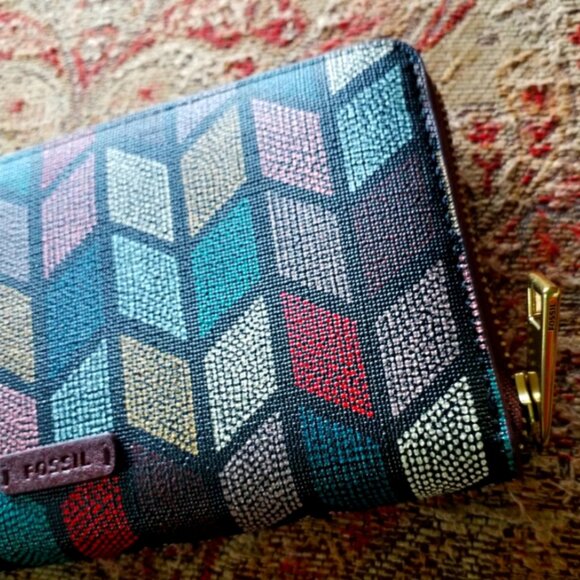 FOSSIL CAROLINE MULTI-COLORED ZIP AROUND WALLET 8" x 4.5" - Picture 9 of 12